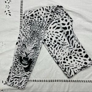 Betsy Johnson Black White Leopard XS crop legging
